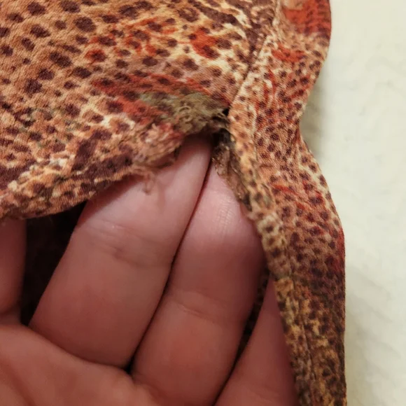 Chic Paisley Maxi Dress with Gold Accents - Picture 11 of 11